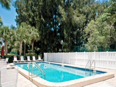 Great Value 2 Bedroom Holmes Beach Vacation Rental Sleeps 4